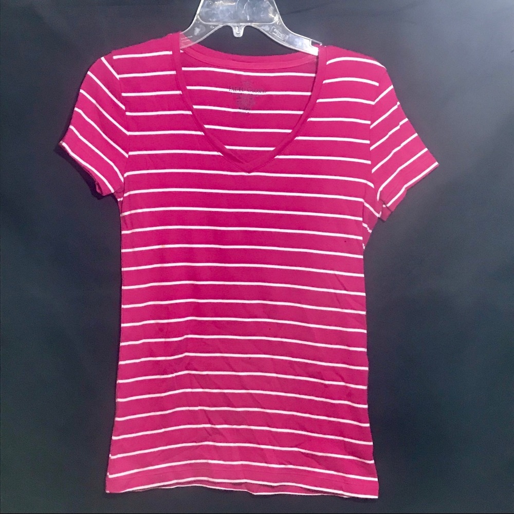 👚Magenta V-Neck T-Shirt with White Stripes